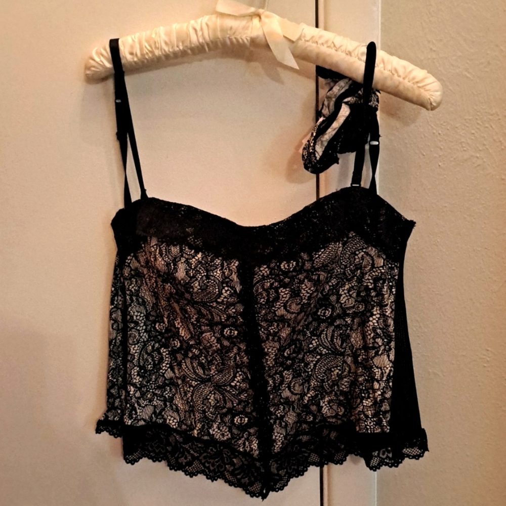 Lacy Corset - black and tan with thong